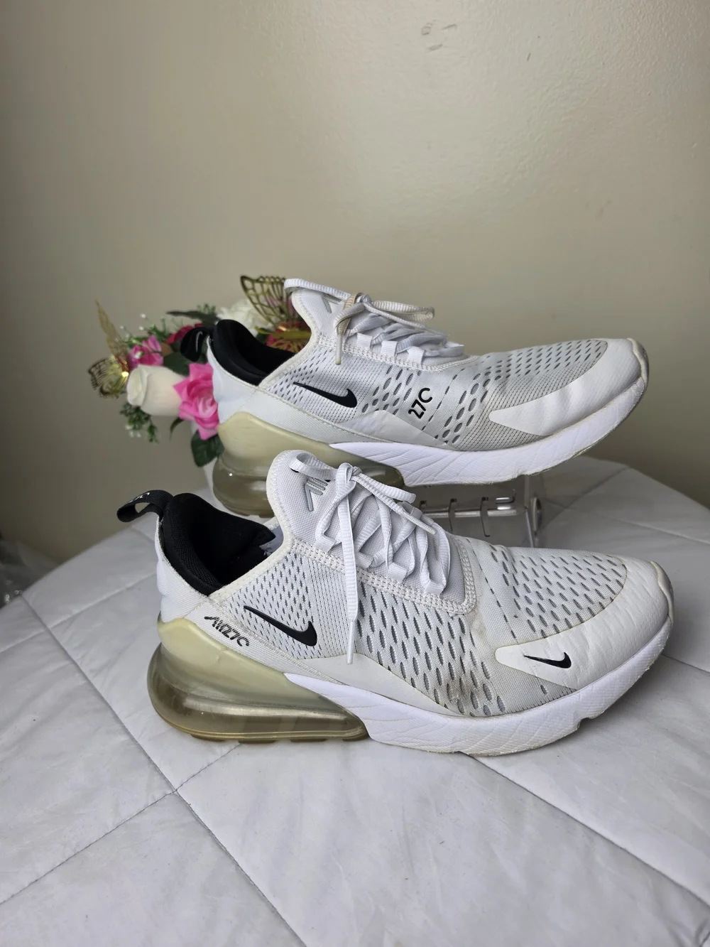 Nike Air Max 270 Men's White Black Athletic Shoes Size 9.5